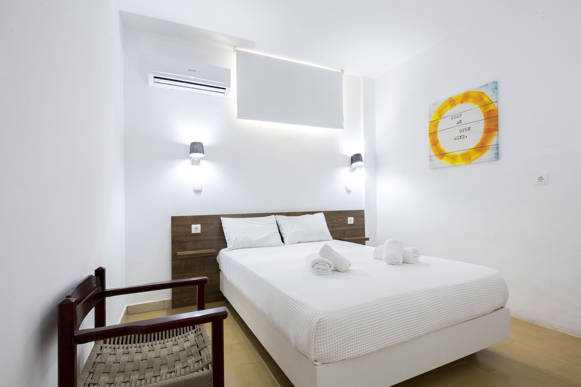 INNER, BASEMENT, DOUBLE BED, NO BALCONY