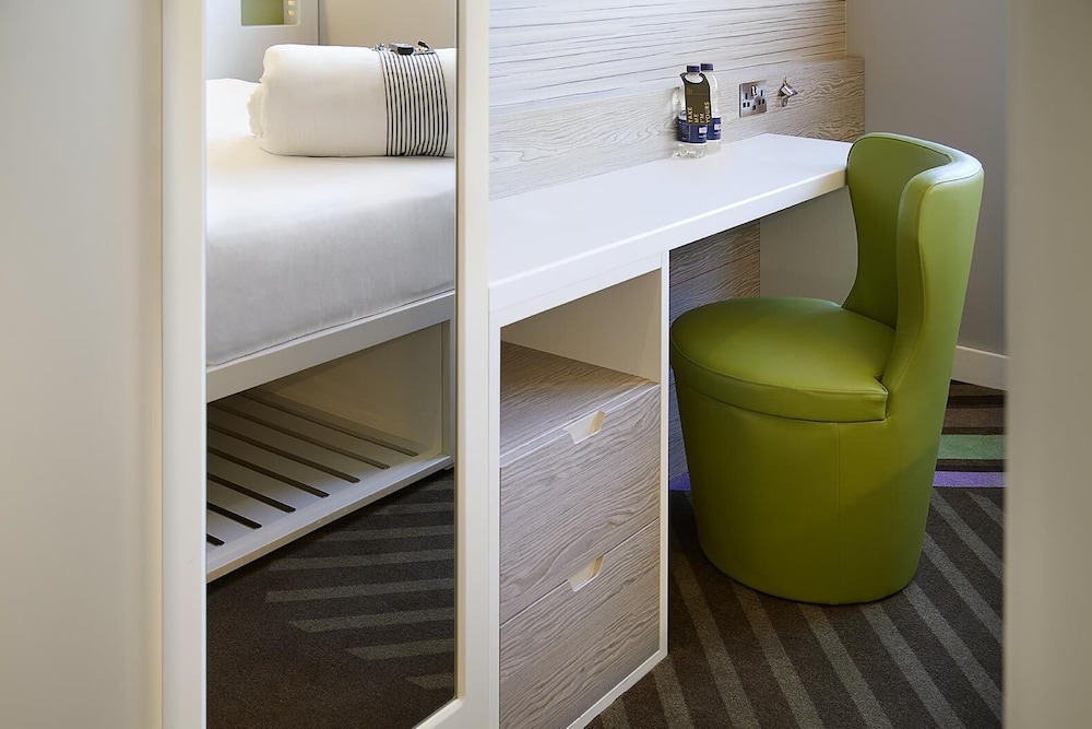 Hub by Premier Inn Edinburgh Royal Mile 28/48