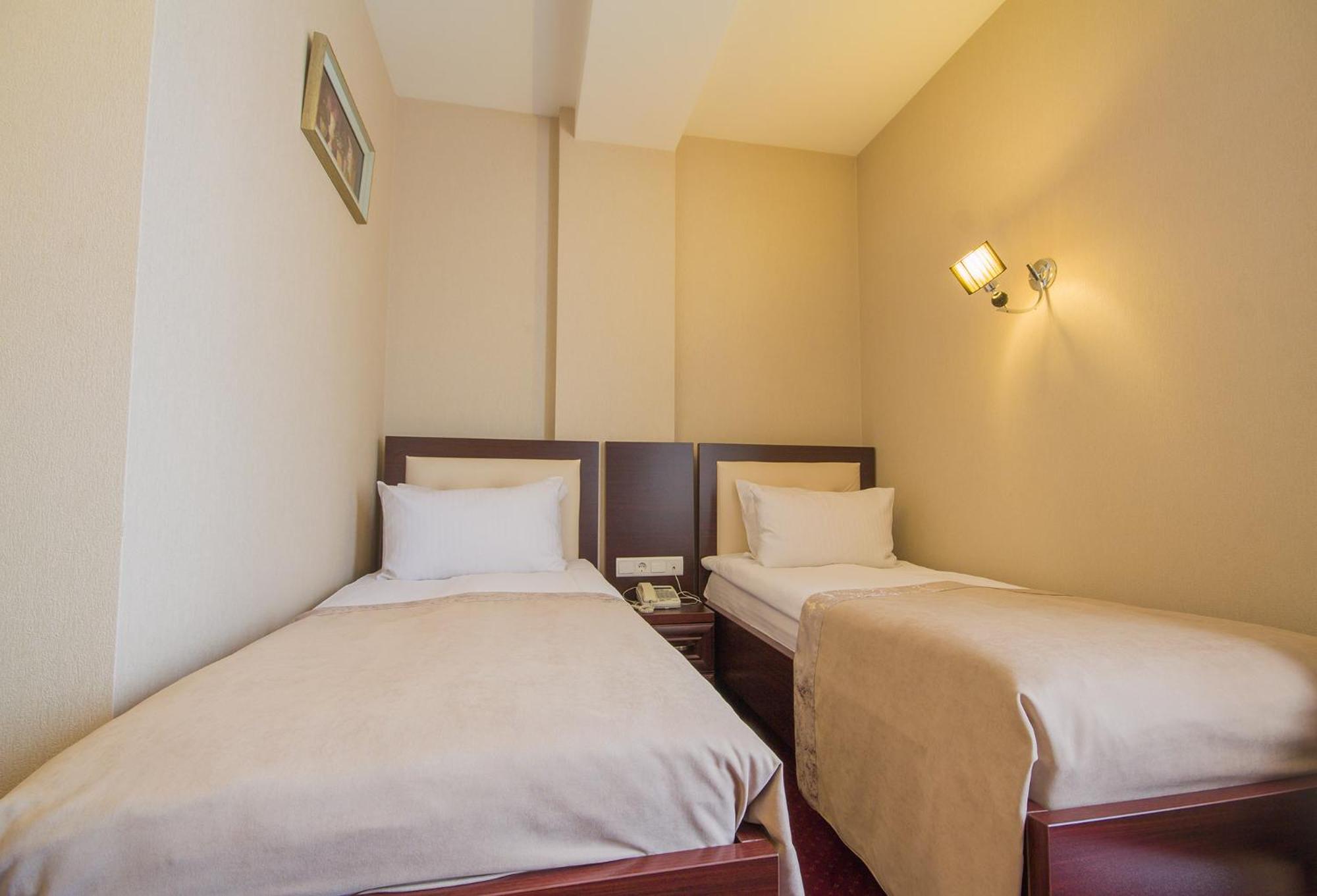 Standard Triple Room: