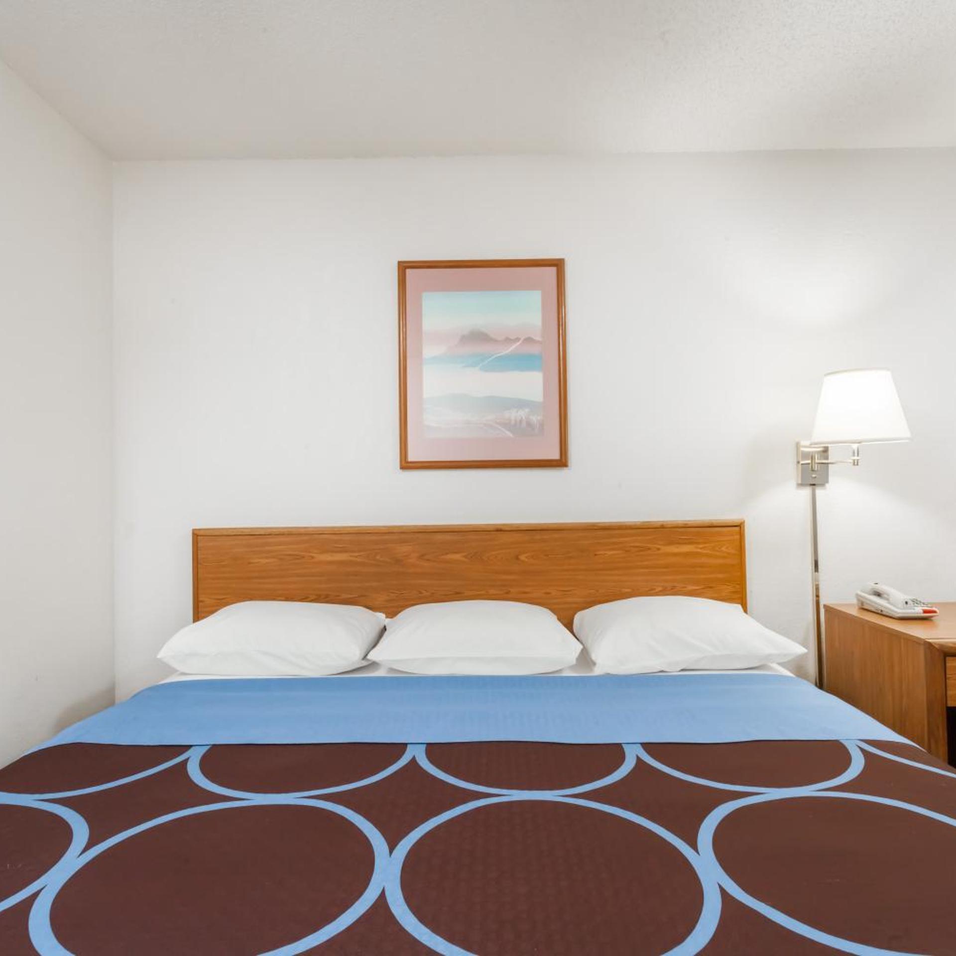 Room, King Bed, Bathtub, Accessible