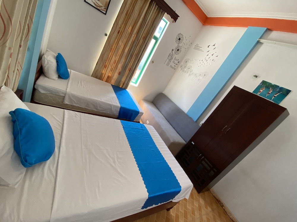 Alex Hotel 35/72
