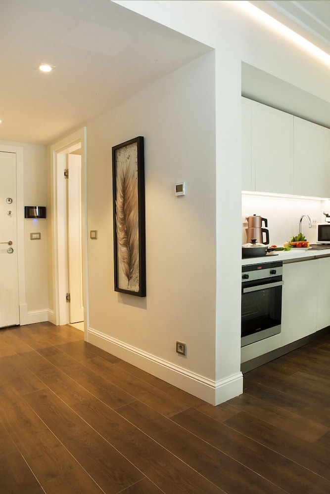 GARLON RESIDENCE 32/56