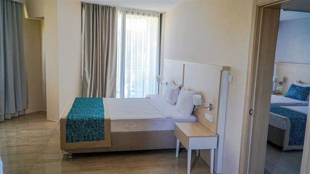 Pirates Park Resort 33/55