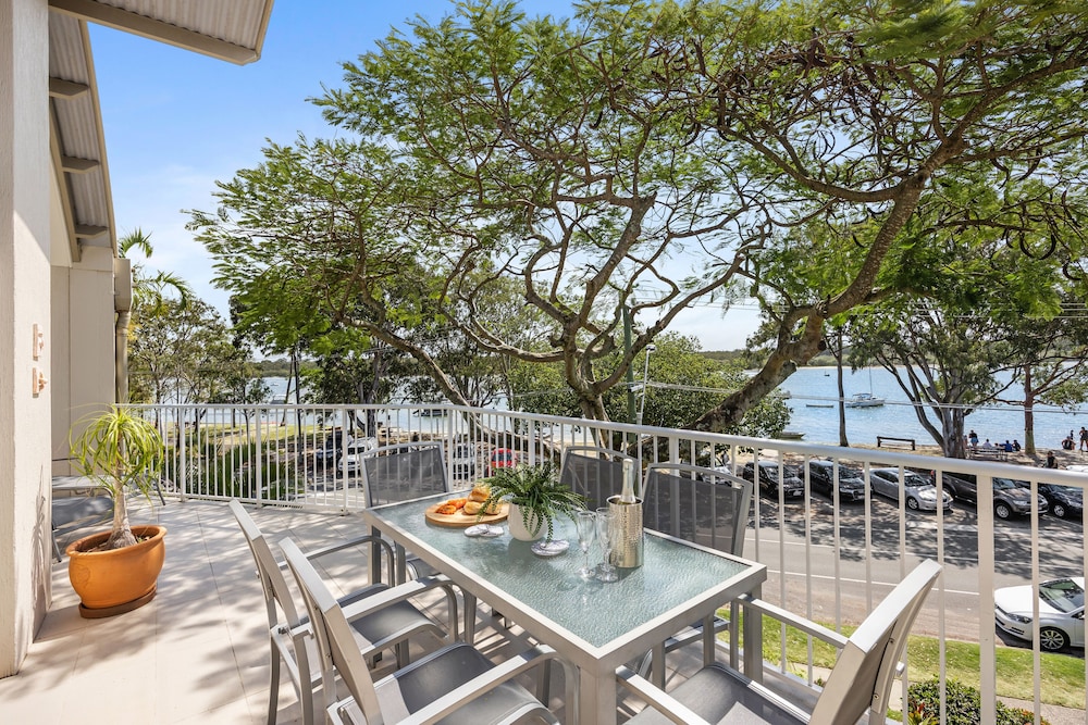 NOOSA OUTRIGGER BEACH RESORT 36/73