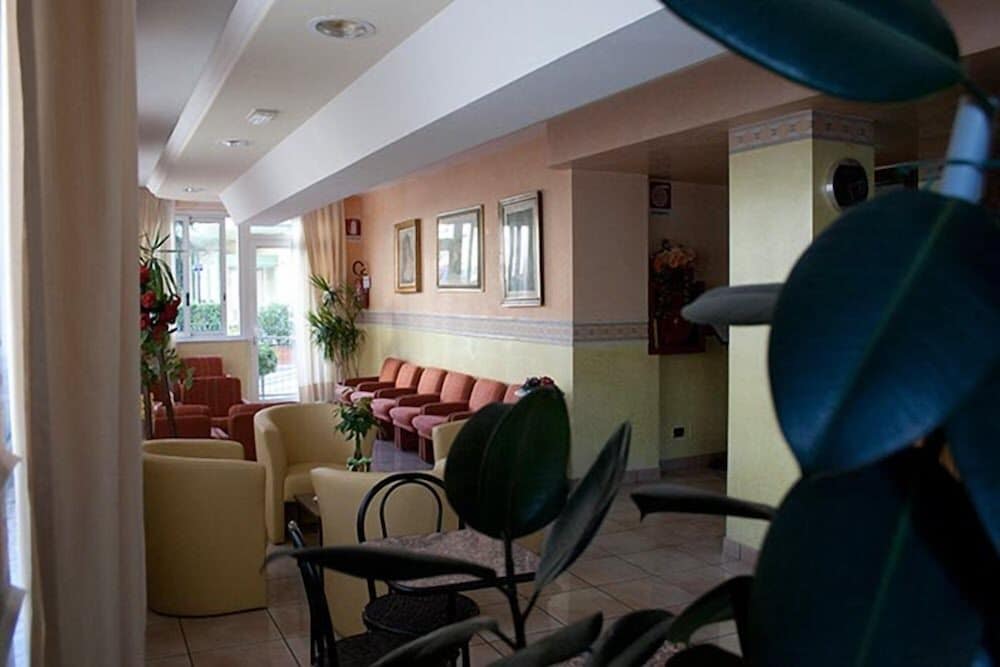 Hotel Monica 23/33
