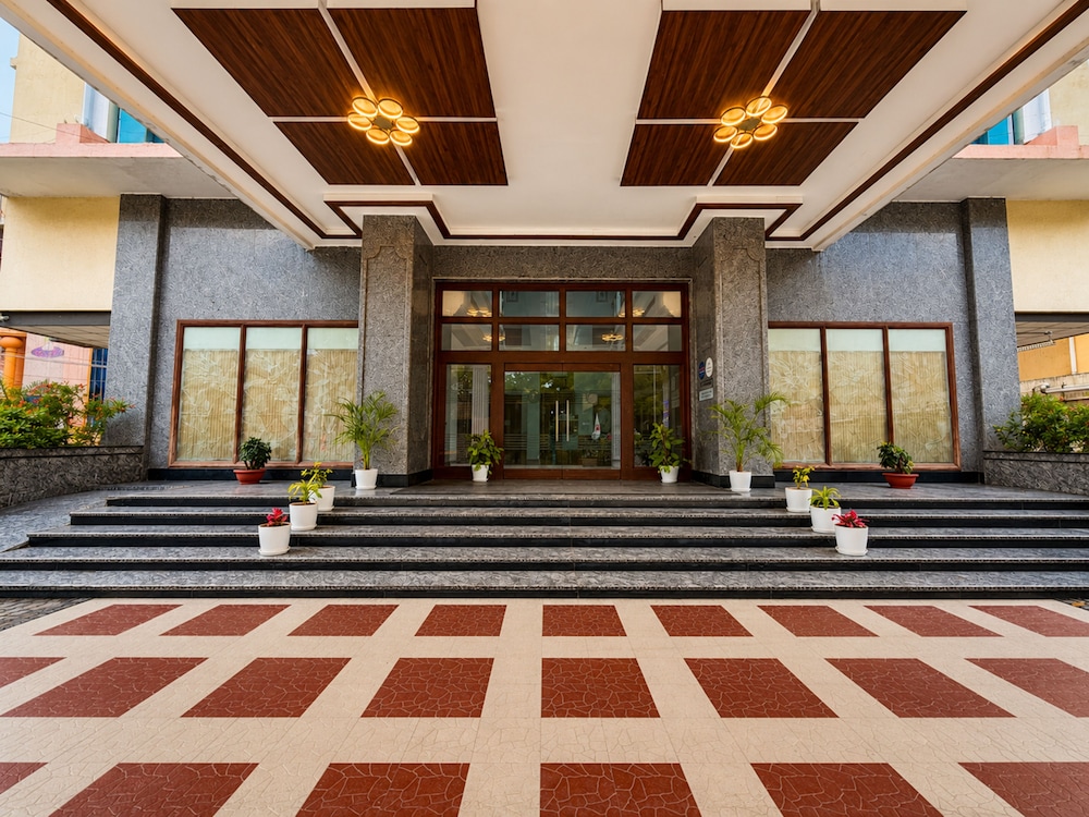 Zip By Spree Hotels Surabi International 49/58