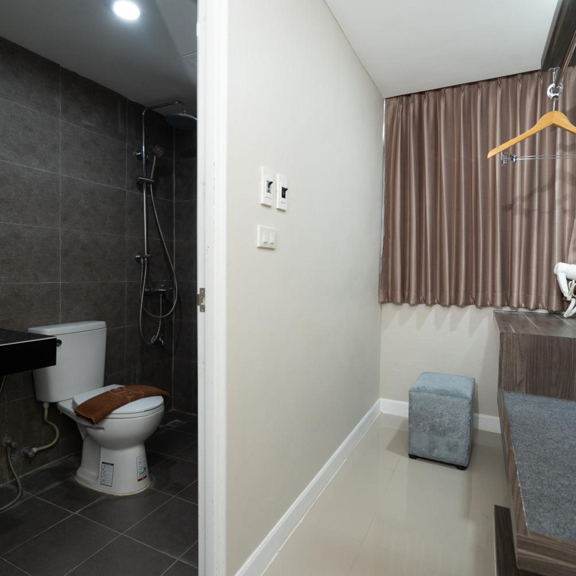 We Resident Hotel 28/33