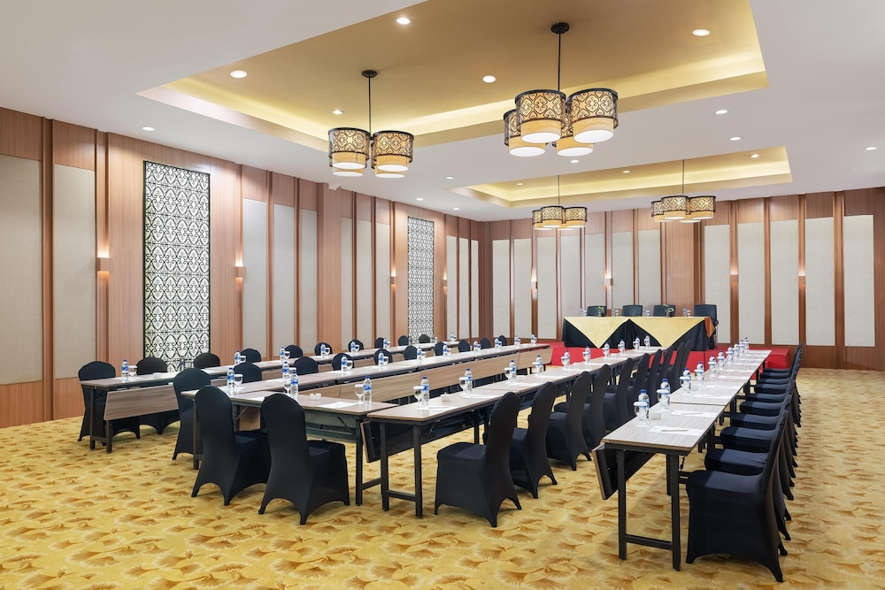 Swiss-Belinn Timika 38/41