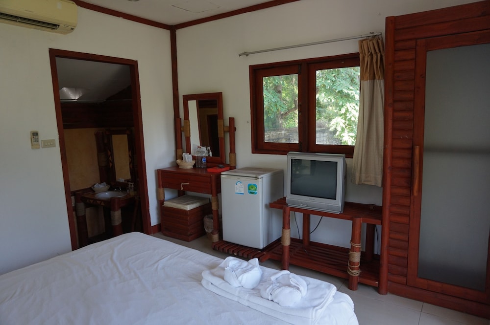 Nakhaburi Hotel & Resort 18/30