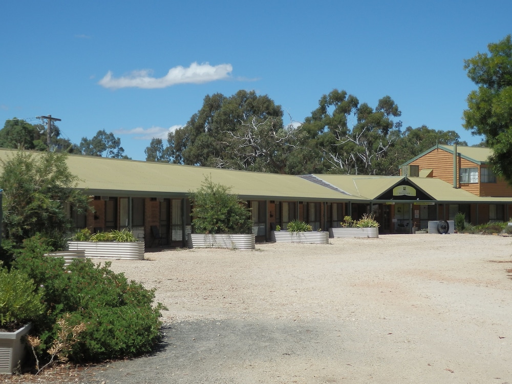 Mountain View Motor Inn & Lodges 3/36