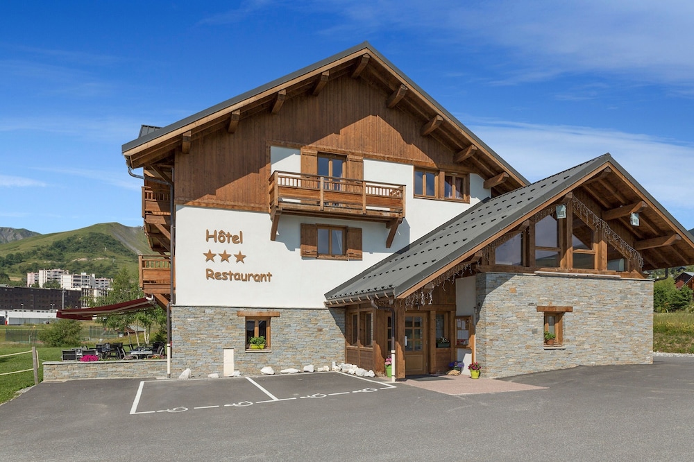 Chalet-Hotel Le Beausoleil, The Originals Relais (Hotels-Chalets de Tradition) 3/35