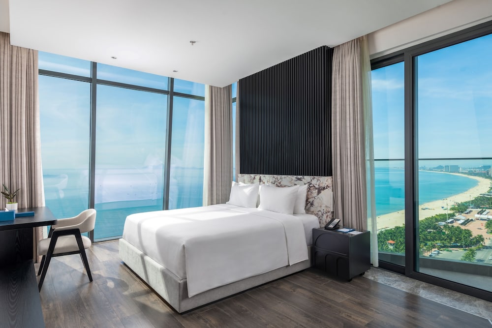 EXECUTIVE, DOUBLE BED, OCEAN VIEW