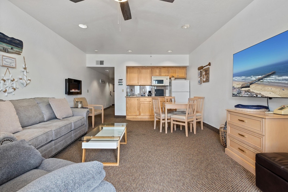 Beach House Inn & Suites 17/50