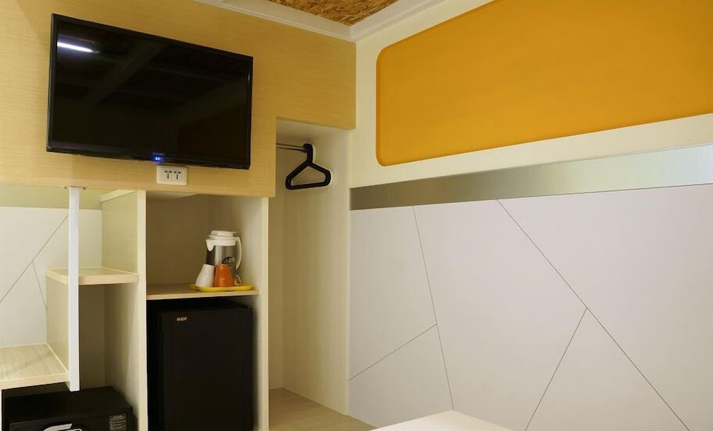 Colormix Hotel Hostel 12/47