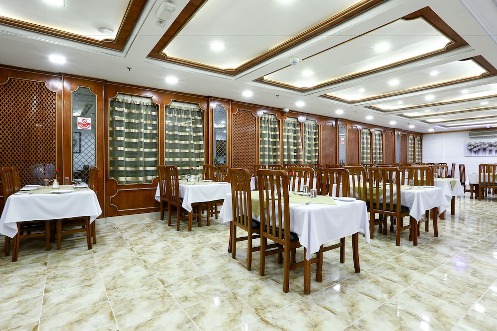 La Villa Suites Hotel 43/48