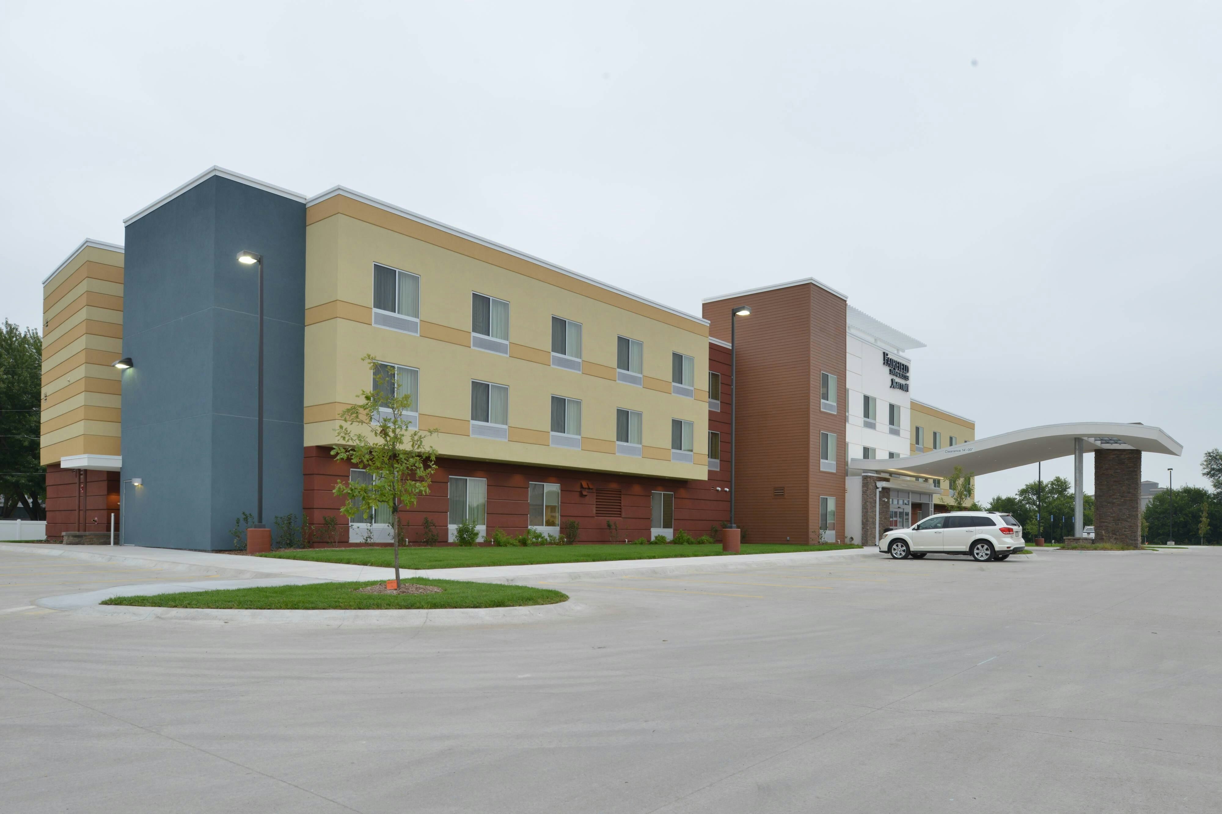 Fairfield Inn Suites Fremont 43/44