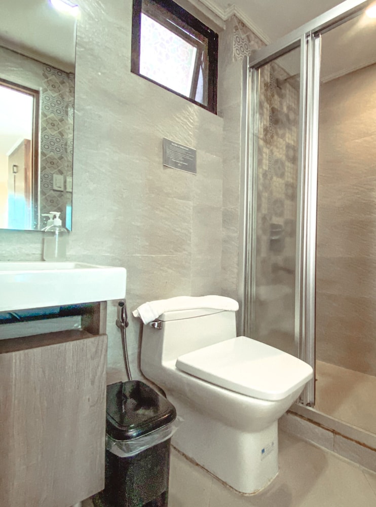 Lakeview Suites 67/68