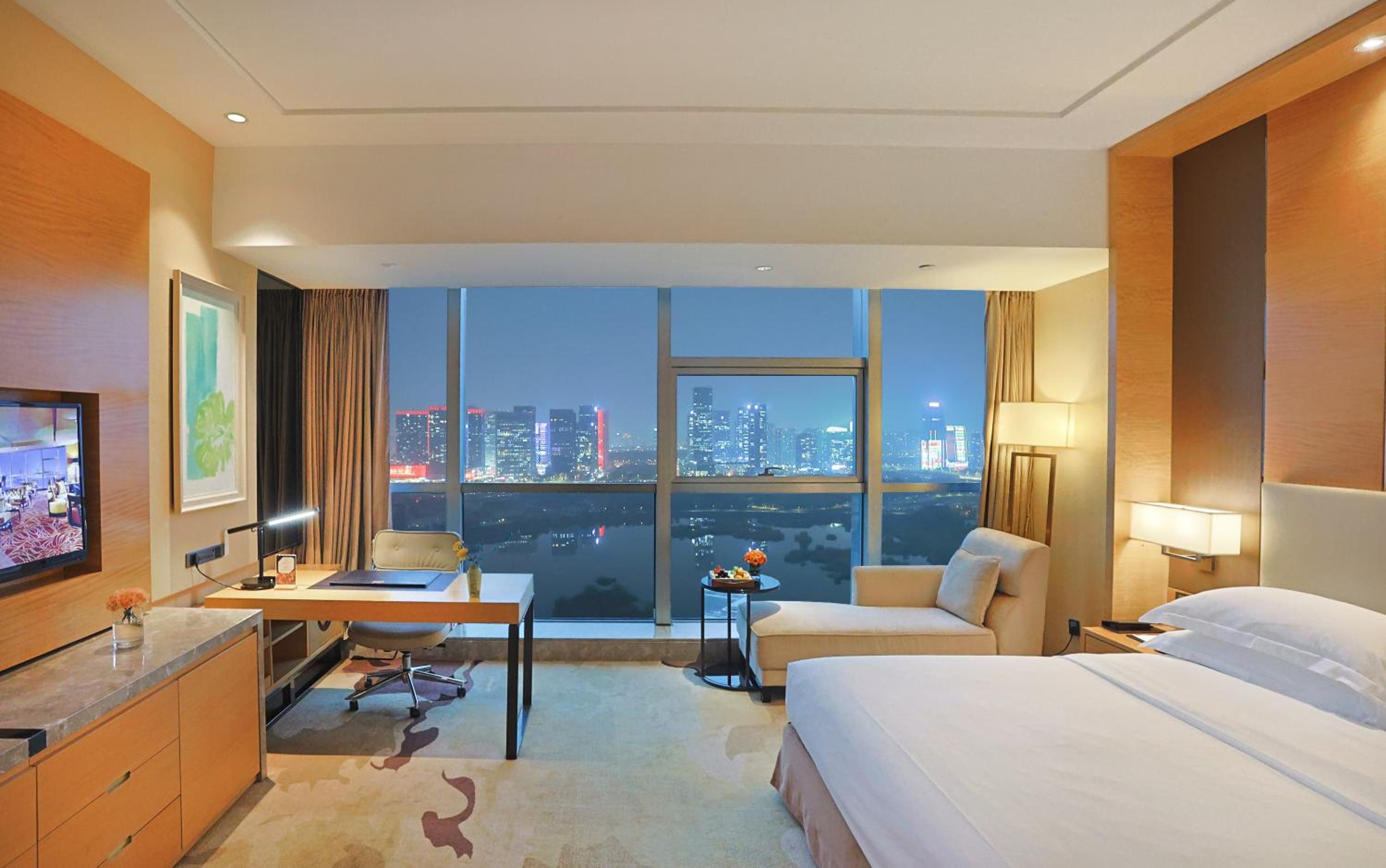 Room, Lake View
