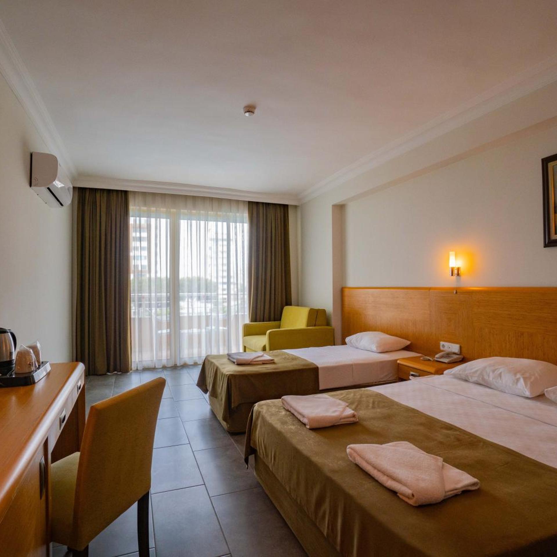 غرفة عائلية، SENZA Grand Santana Hotel 2/9