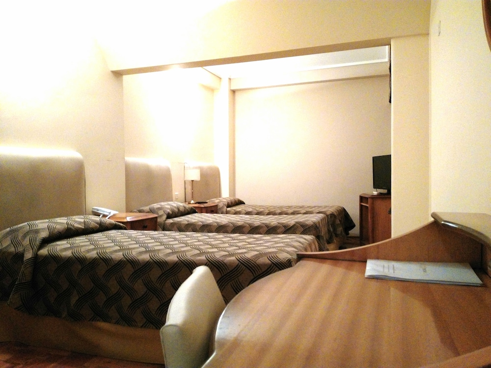 Tritone Hotel Ex Dazzler Tritone 10/49