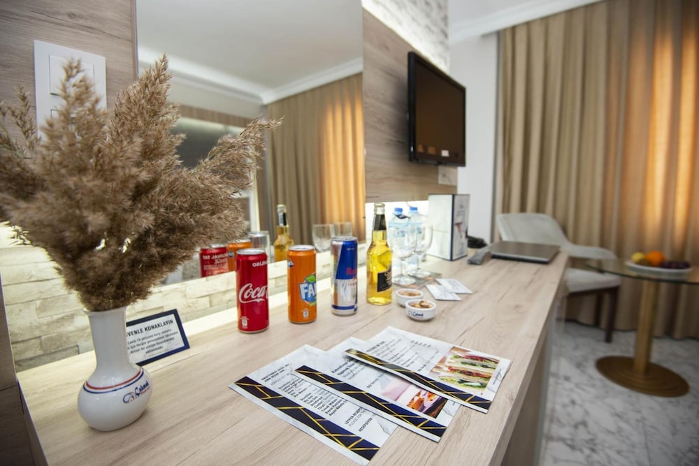 Mcg Marble Hotel 48/51