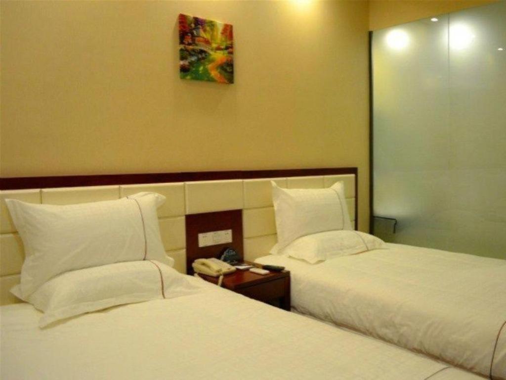 GreenTree Inn Shanxi Luliang Fengshan Road Central Park Express Hotel 10/48