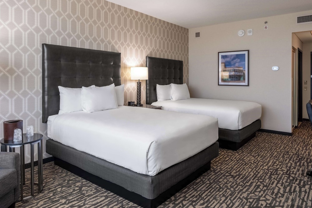DELUXE, 2 QUEEN BEDS, WITH VIEW