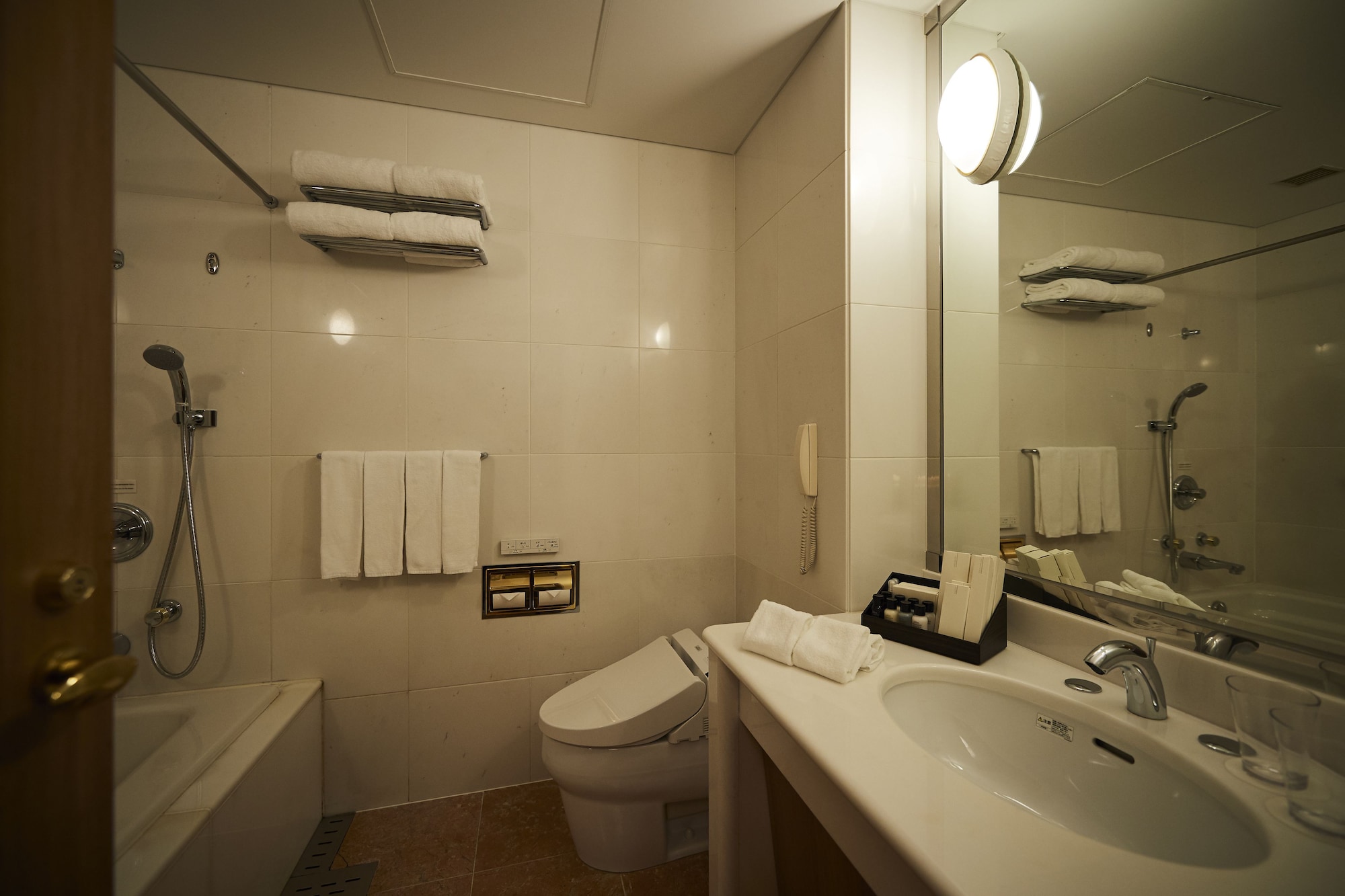 Deluxe, Triple, Twin Beds, Tokyo Sky Tree View, Sofa، Tobu Hotel Levant Tokyo 7/7