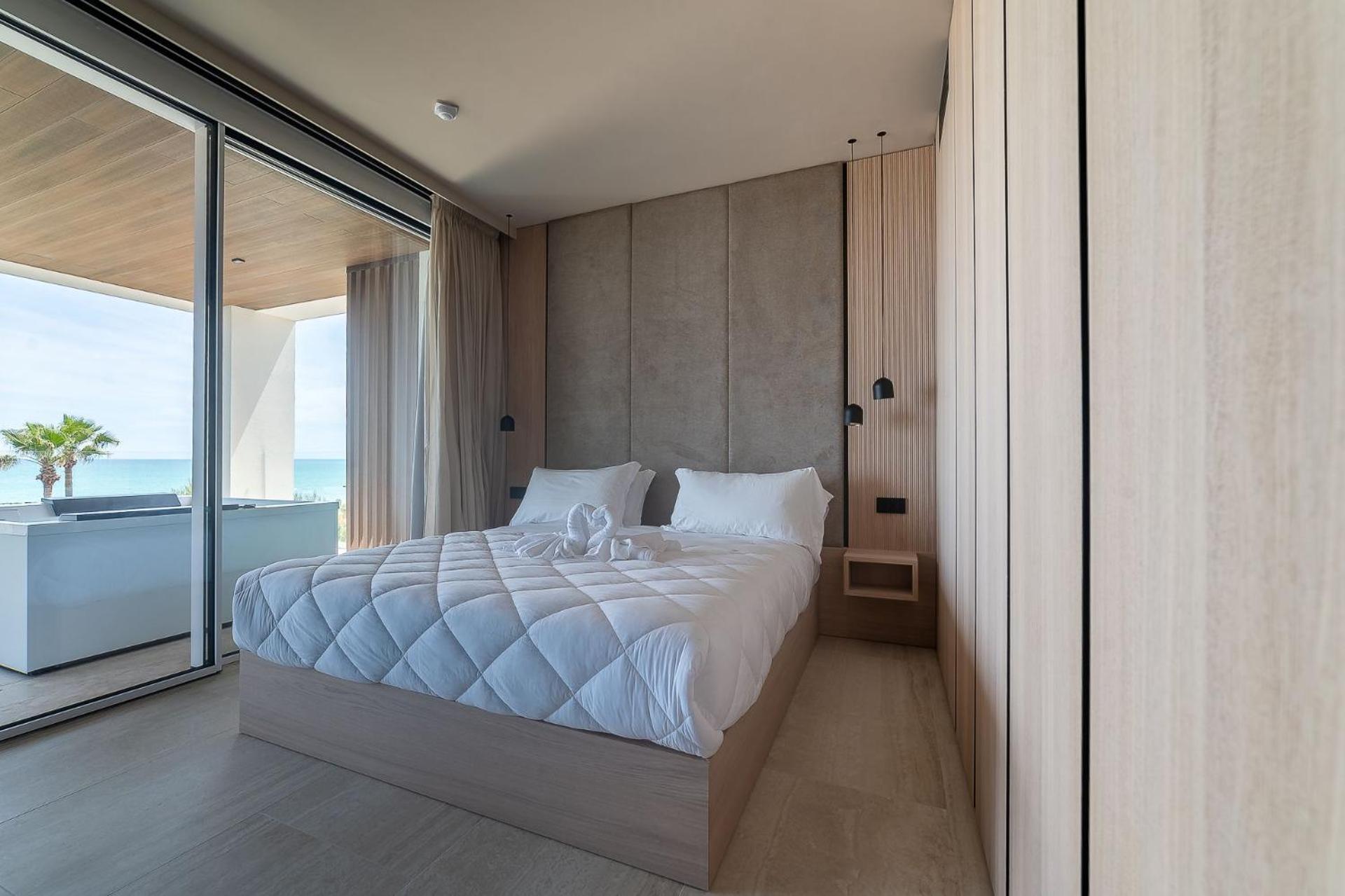 Suite, Hot Tub