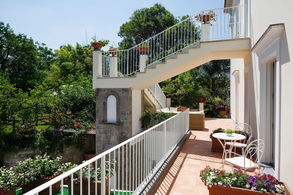 VILLA DON CAMILLO RELAIS 8/69