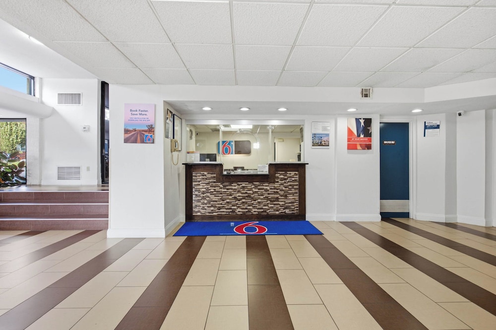 Motel6 Washington, DC 10/66