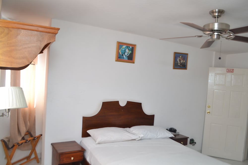 Seven Stars Hotel 10/50