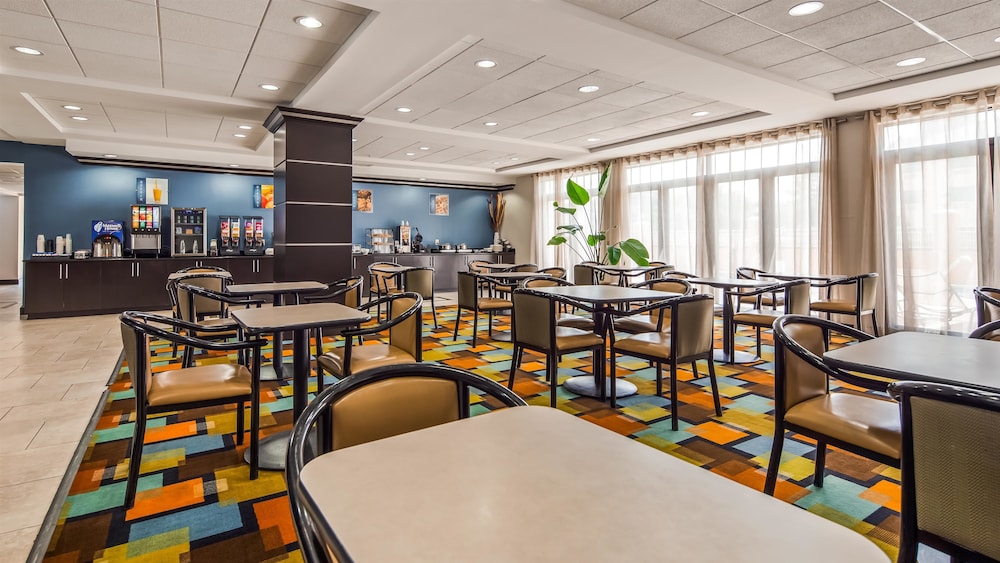 Spark by Hilton Houston Bush Intercontinental Airport 23/28