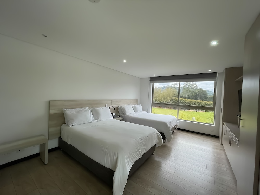 Mg Hotels Suites 11/52