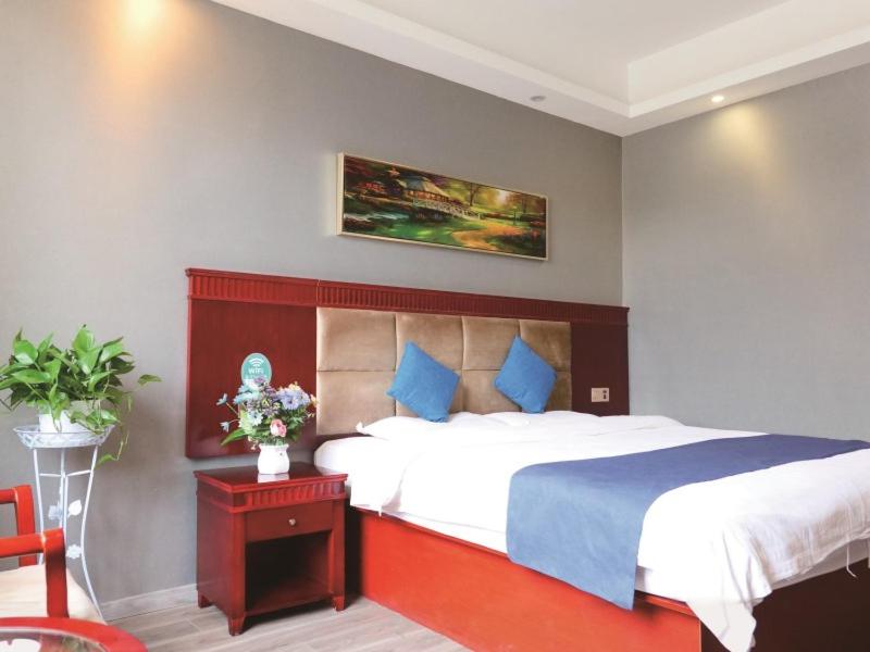 GreenTree Inn Gansu Pingliang Jingning Bus Station Business Hotel 12/41