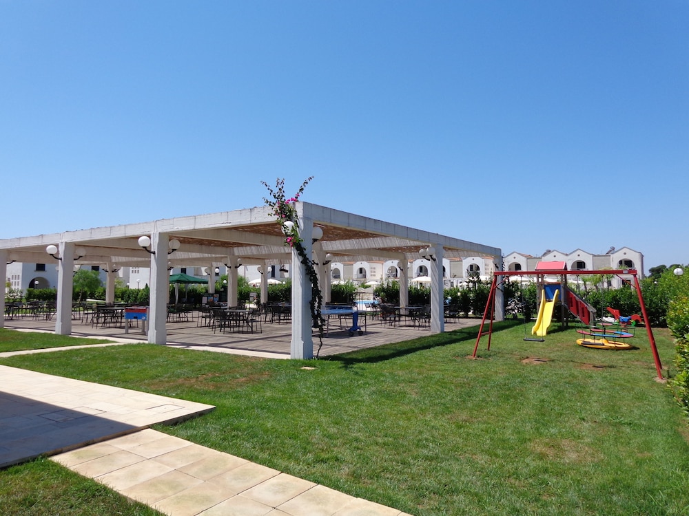 Blu Mare Village 50/50