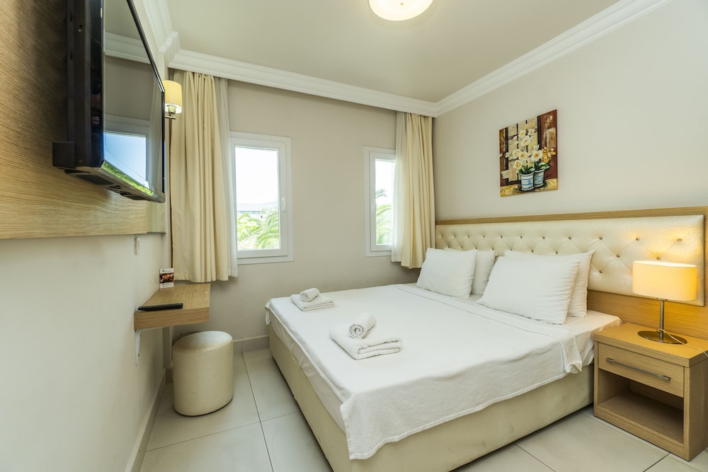 Dragut Point North Hotel 12/49