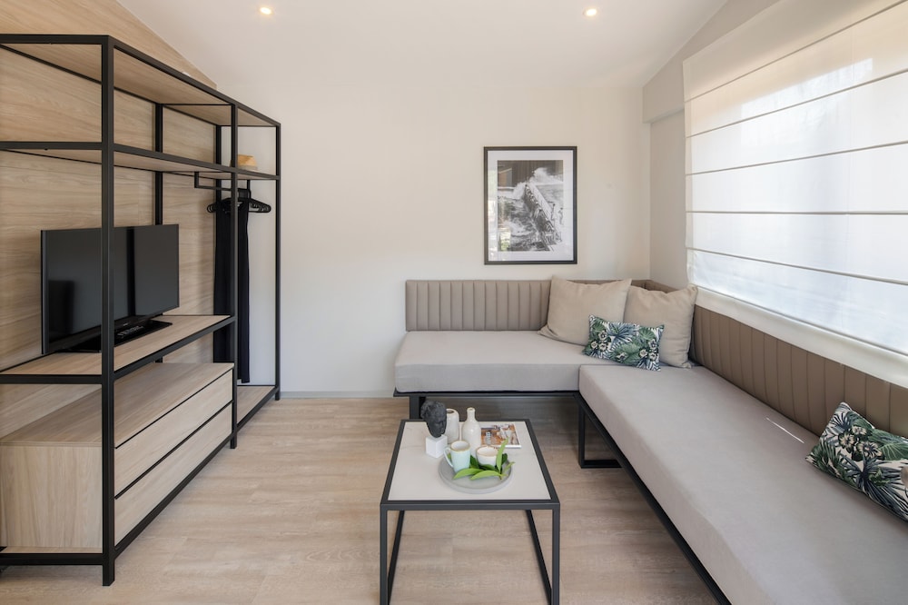 Gava Waterman Milna Resort 54/74