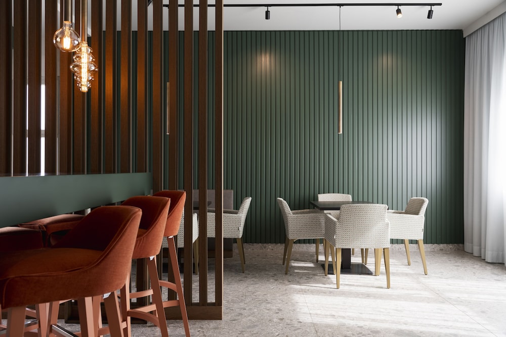 The Regent Boutique Hotel & Spa 56/67