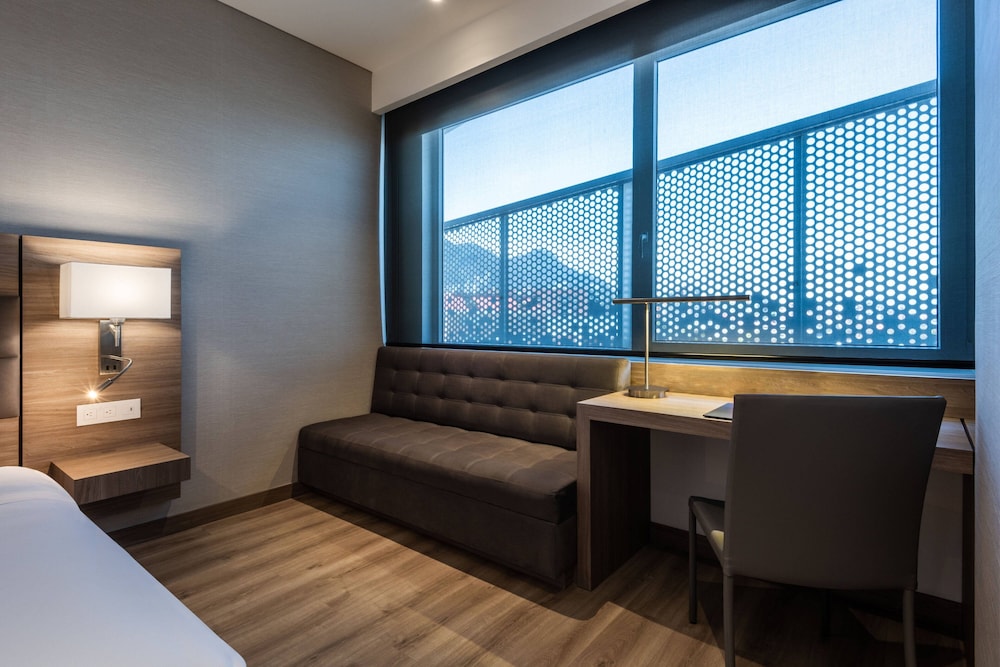 AC Hotel by Marriott Bogota Zona T 40/59