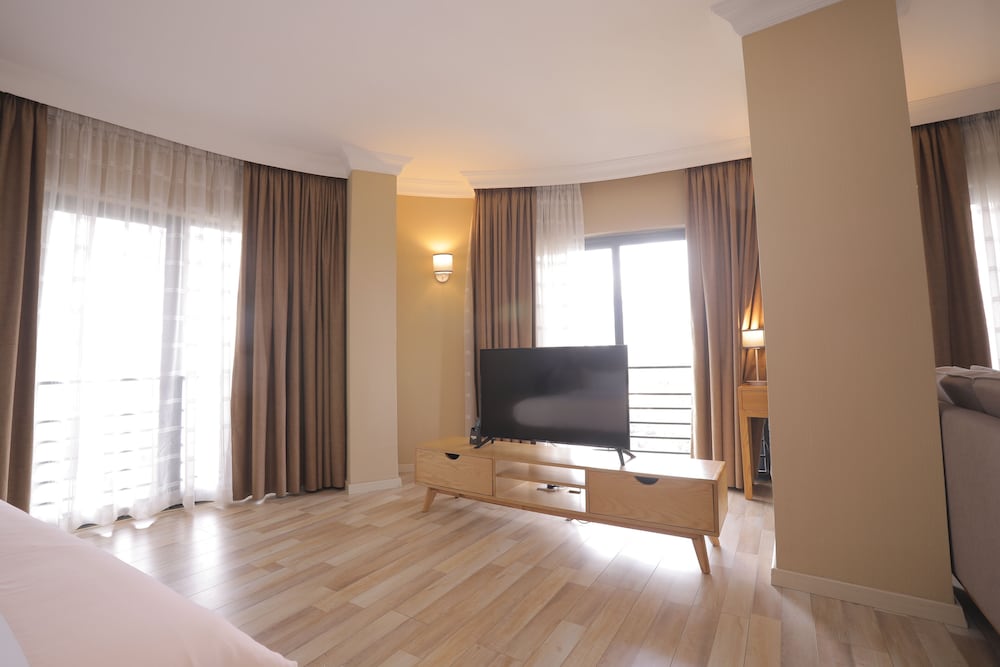 Mado Hotel 53/66