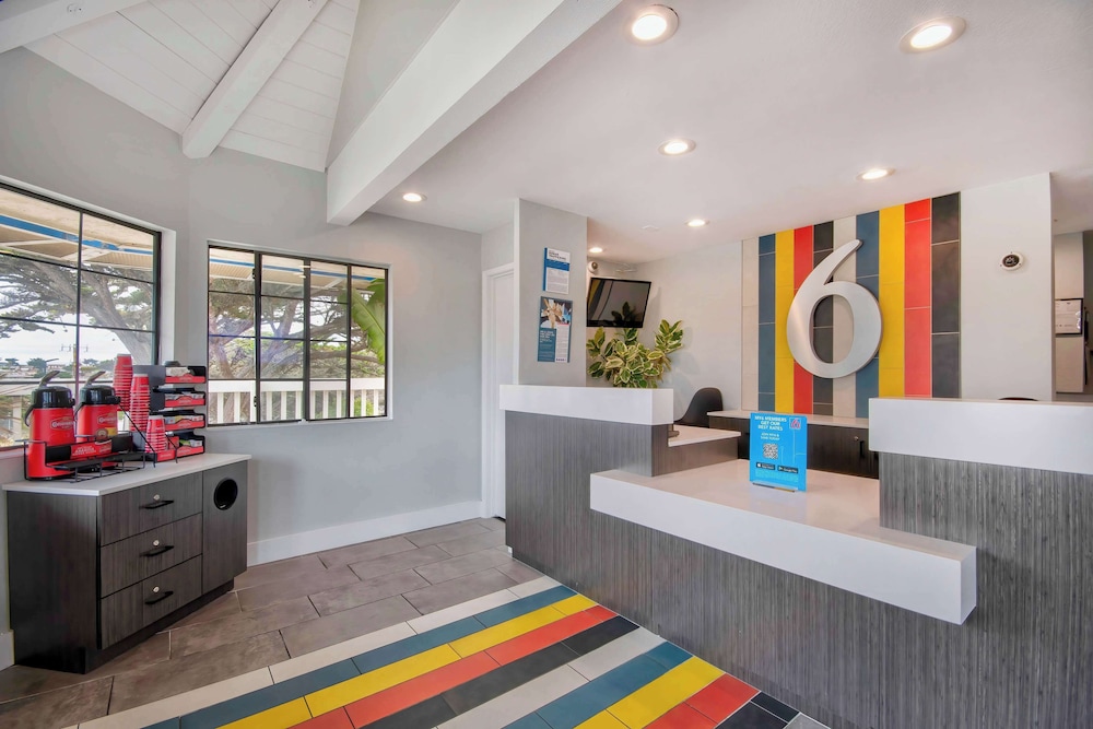 Motel6 Marina, CA - Monterey 45/58