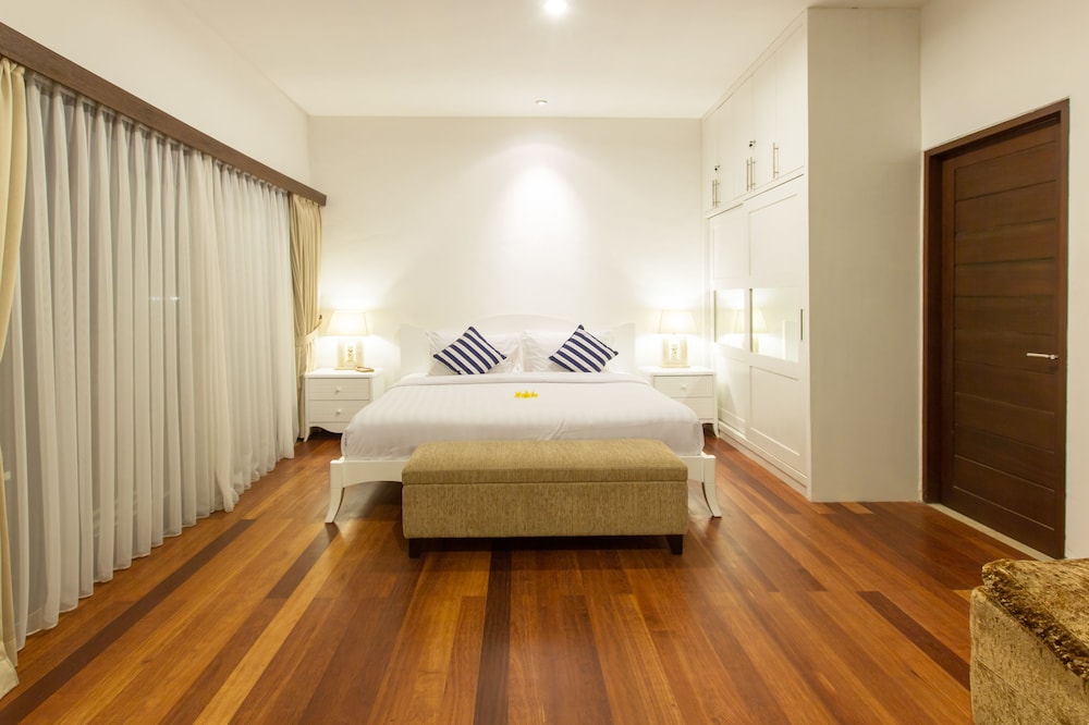 Villa Club Corner Residence by Nagisa Bali 7/34