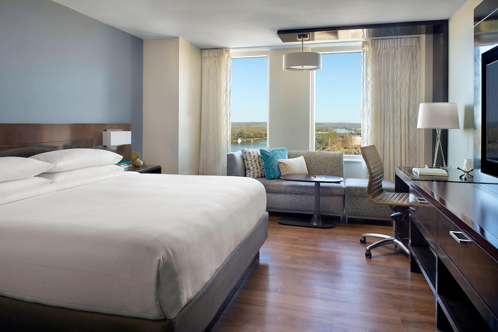 Room at Augusta Marriott at the Convention Center, AUGUSTA - GA