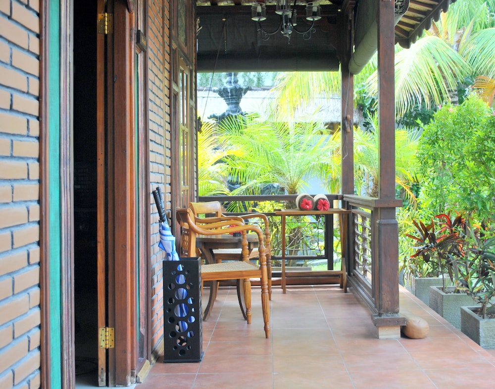 VILLA BERAWA BALI 48/77
