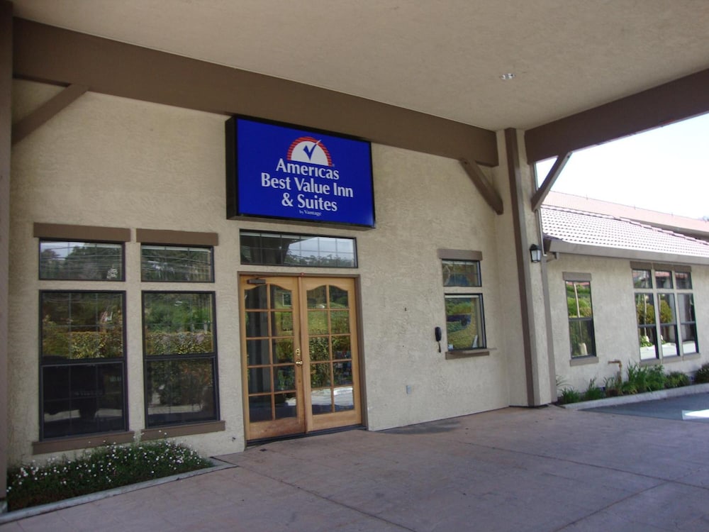 The Miramar Inn and Suites 1/50