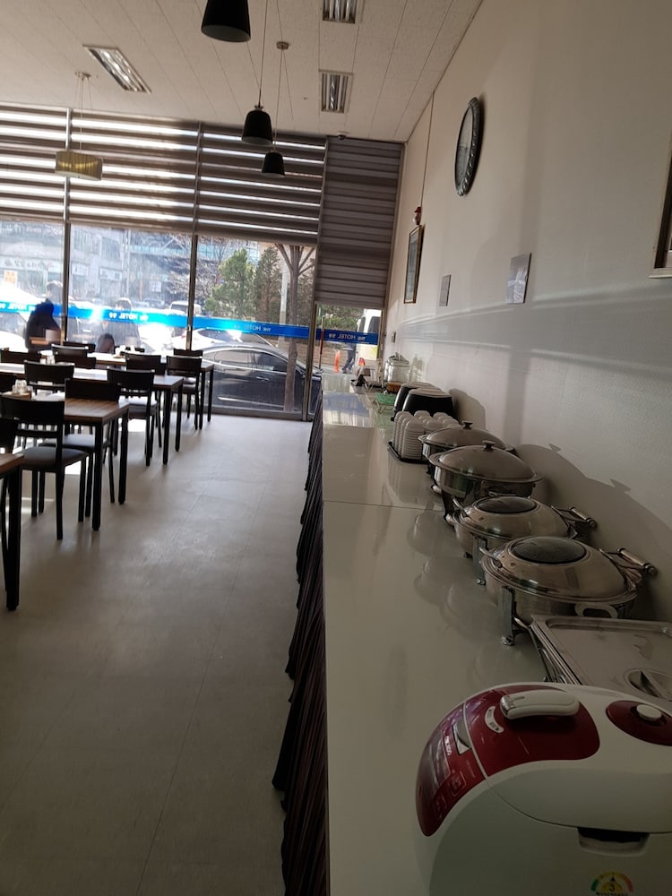 The Hotel Yeong Jong 34/50