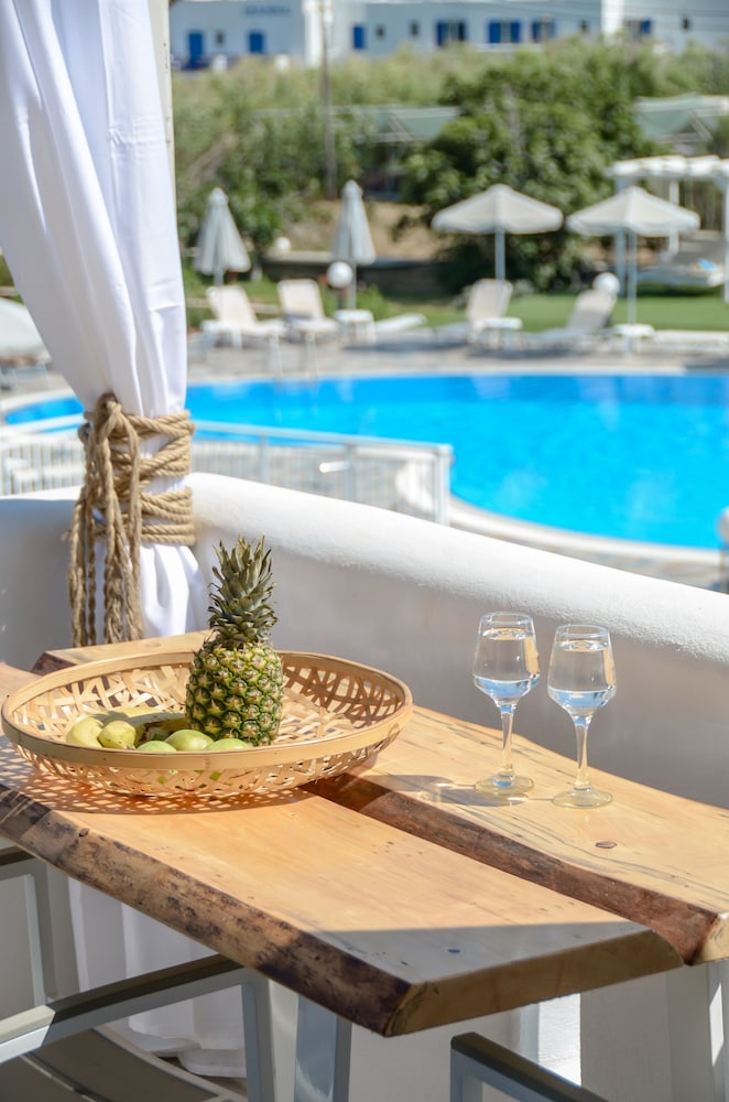 Naxos Nature Suites 29/39