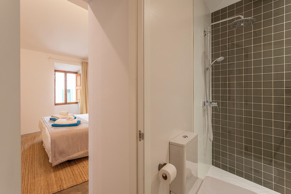 Can Cota Boutique Hotel 65/67