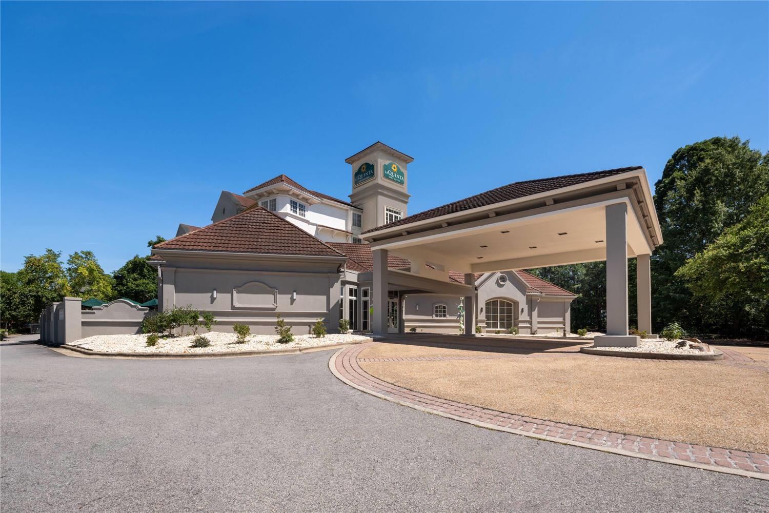 La Quinta Inn & Suites by Wyndham Raleigh Cary 42/44